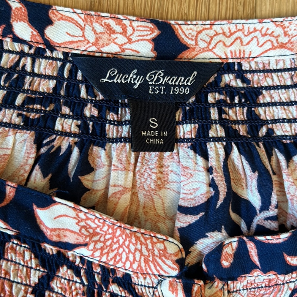 Lucky Brand Pink and Navy Floral Longsleeve Button Down Size Small - Picture 2 of 11